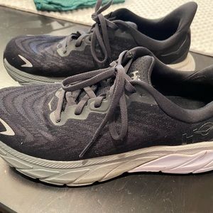 Hoka Arahi Running Shoes